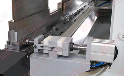 氣動(dòng)換下模裝置